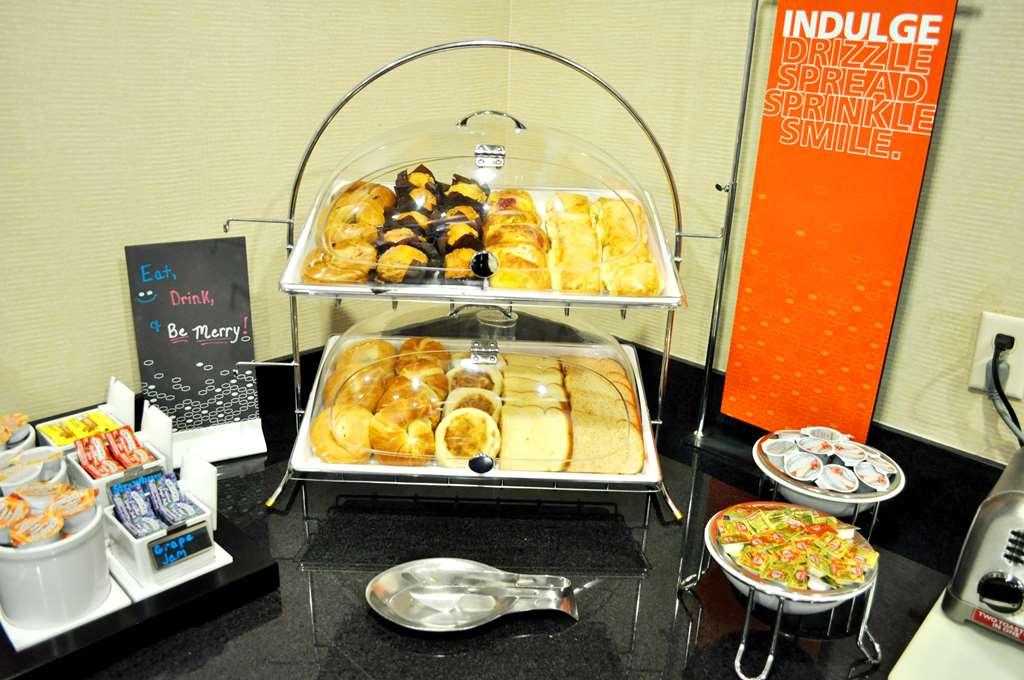 Hampton Inn & Suites Bay City Restaurant bilde